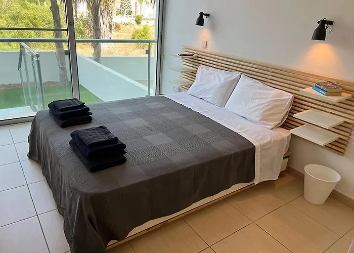 Number 10 @ Coralli *